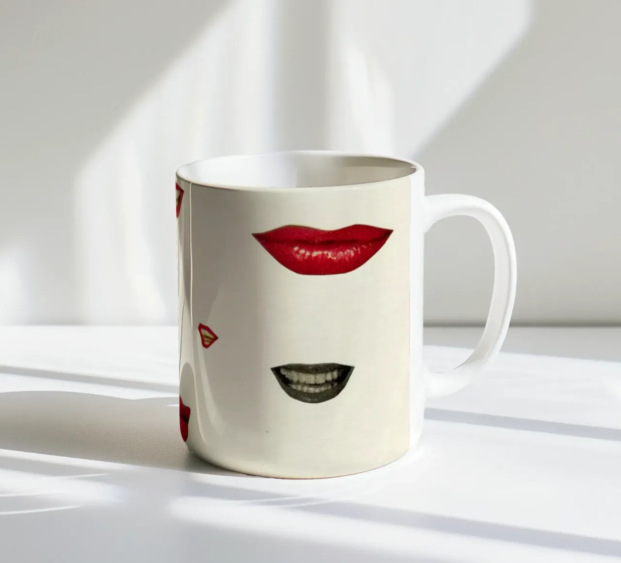 Rubare baci tazza in ceramica da Cassia Beck Collage