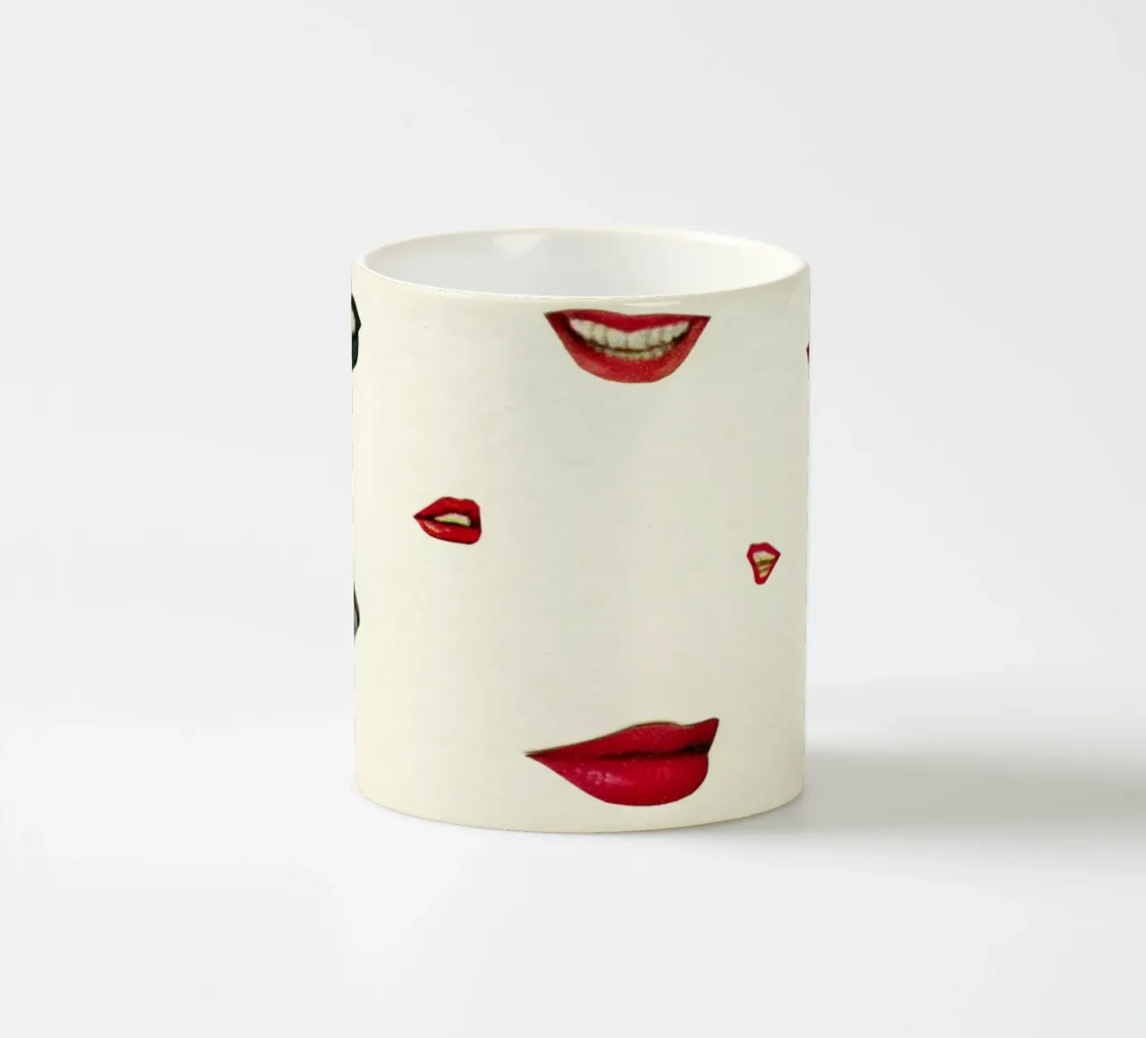 Rubare baci tazza in ceramica da Cassia Beck Collage