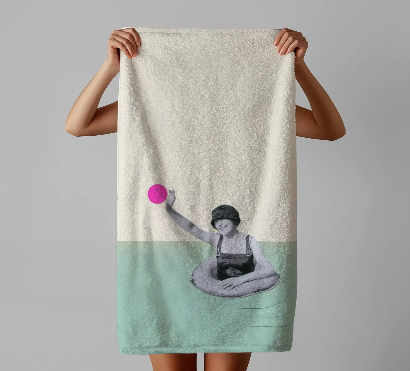 Pool Days badhanddoek van Cassia Beck Collage