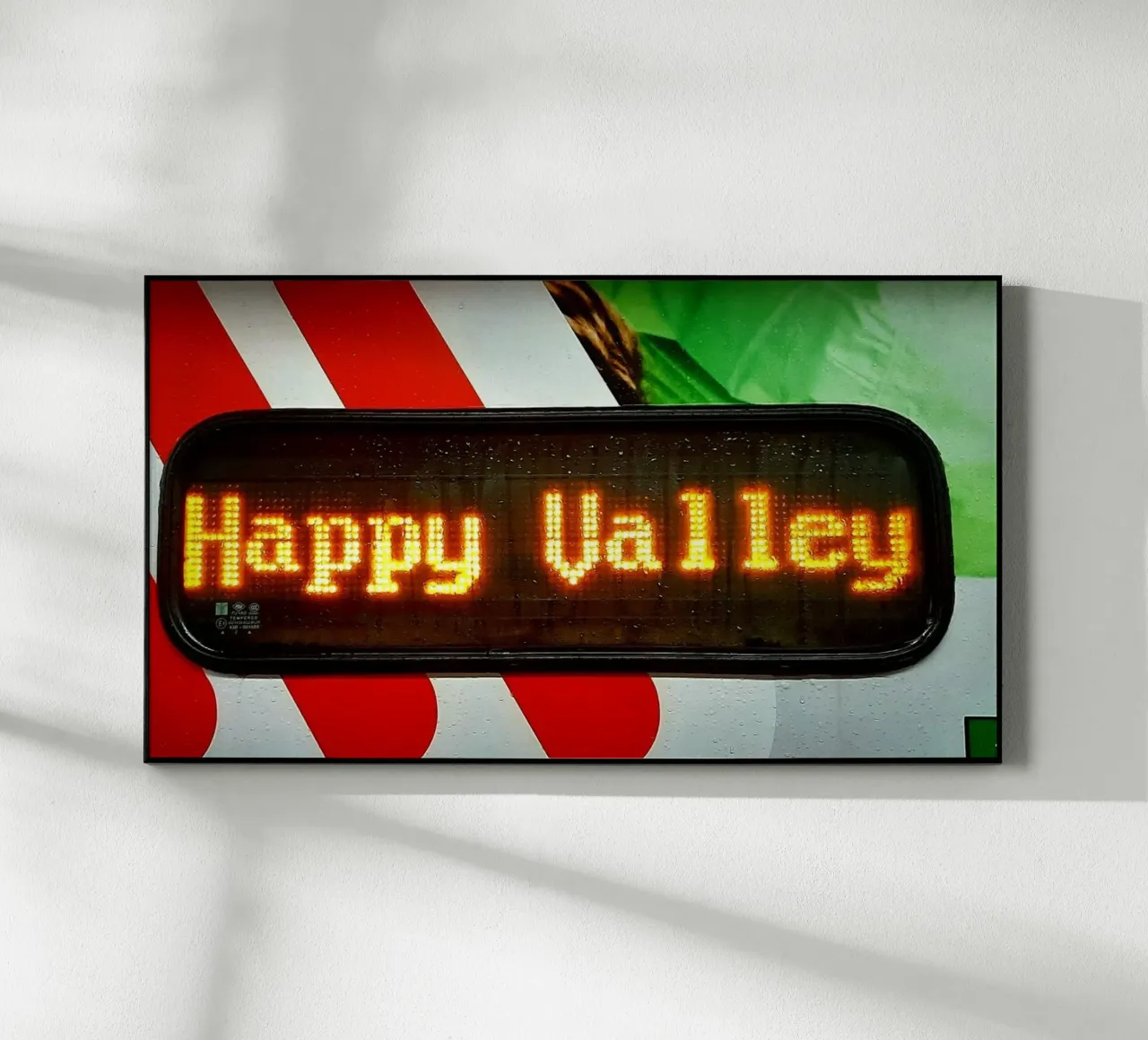 Happy Valley plexiglass da Tabea Jule Photography