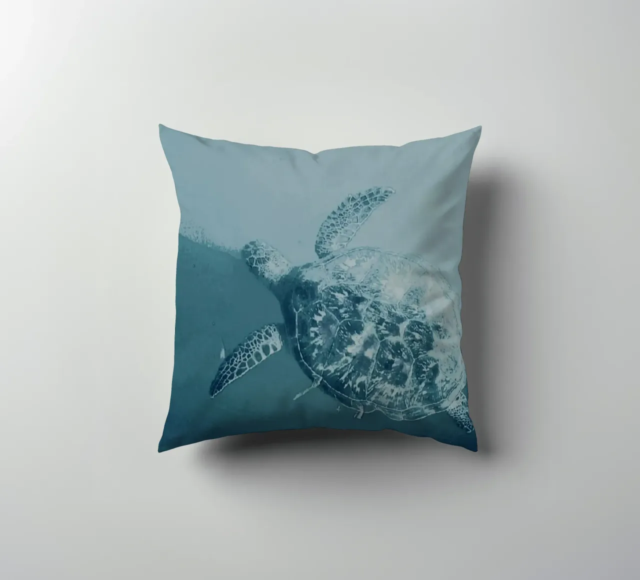 Turtle Swimming cuscino da Tabea Jule Photography