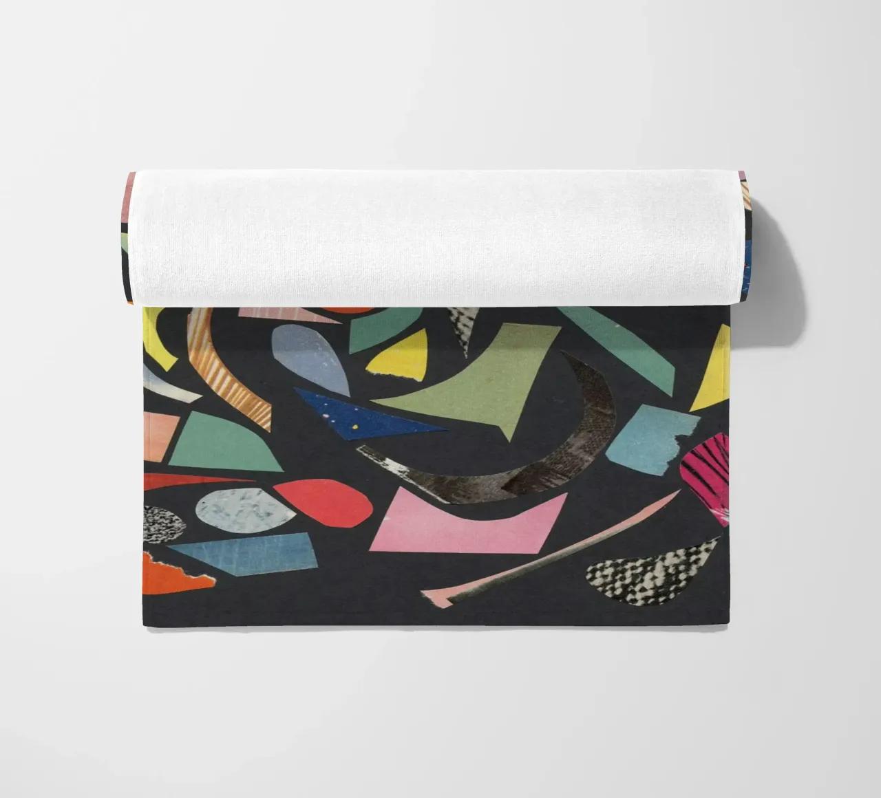 Black Terrazzo telo mare da Cassia Beck Collage