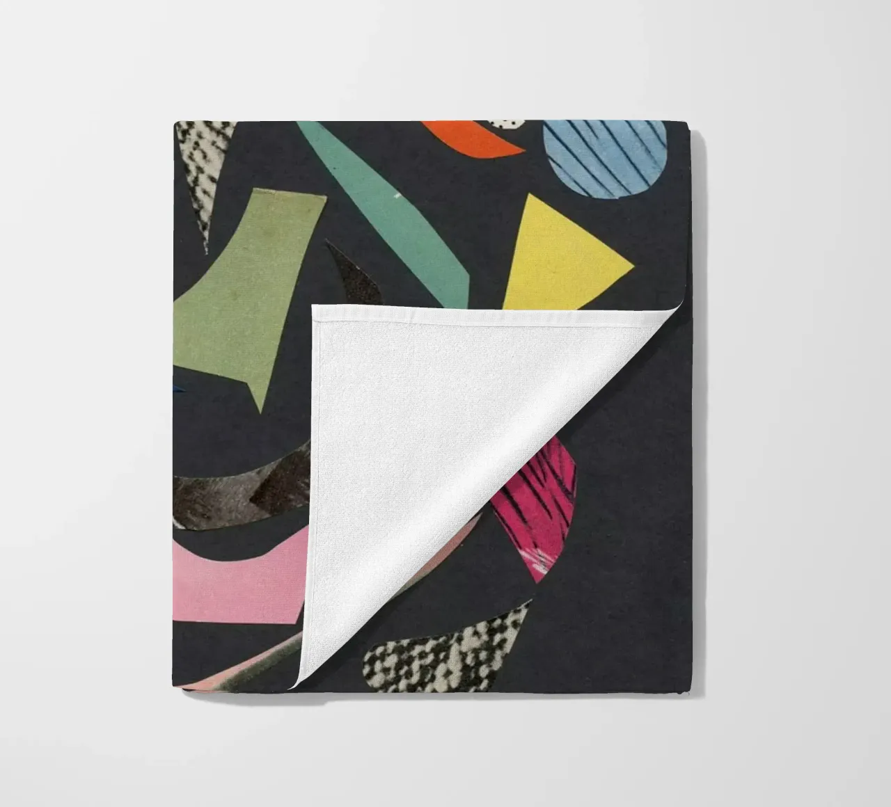 Black Terrazzo telo mare da Cassia Beck Collage
