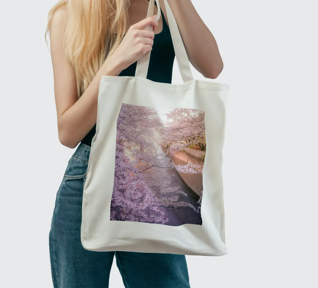 Sakura tree over Kanda Gawa river borsa in juta da Samuel Leonardo