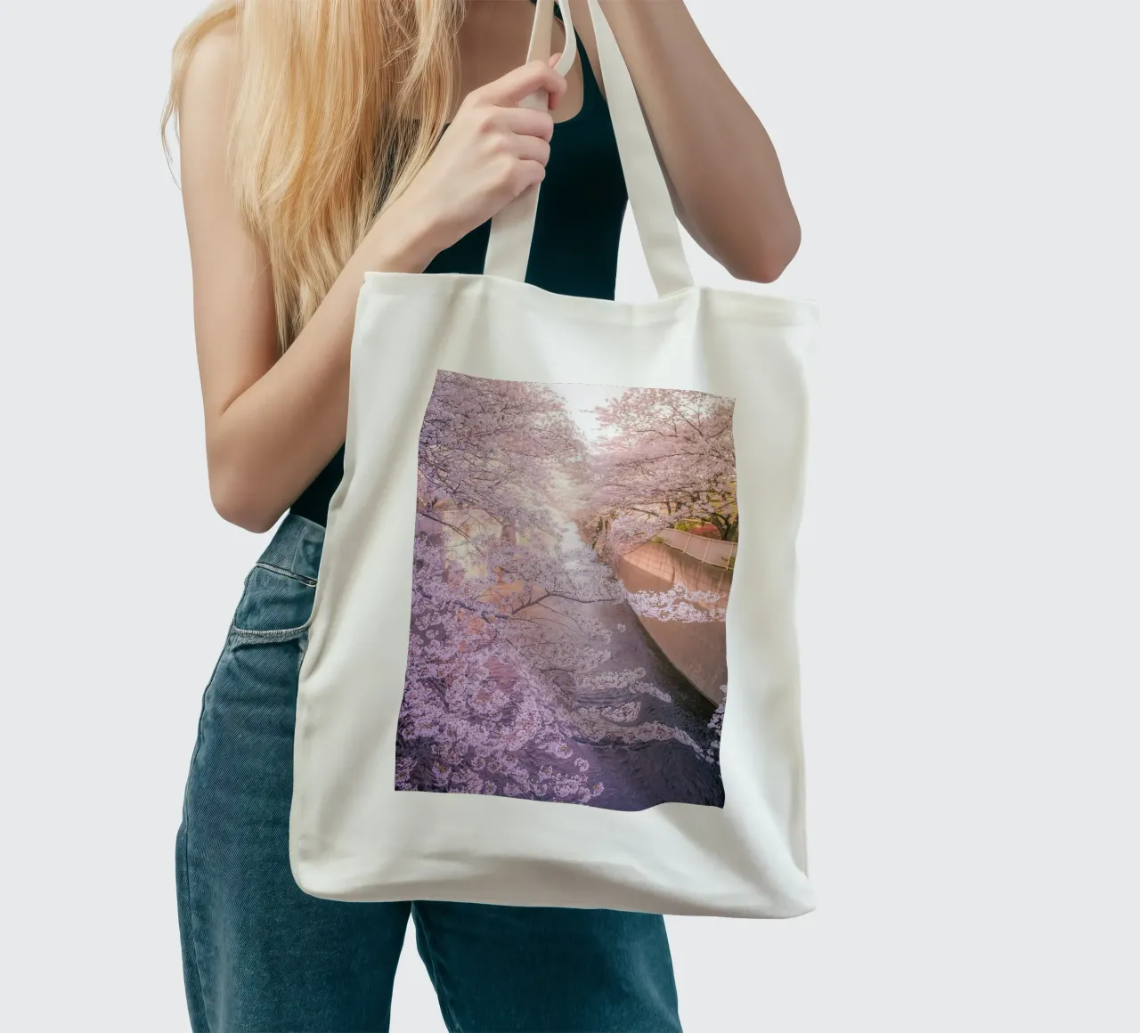 Sakura tree over Kanda Gawa river borsa in juta da Samuel Leonardo