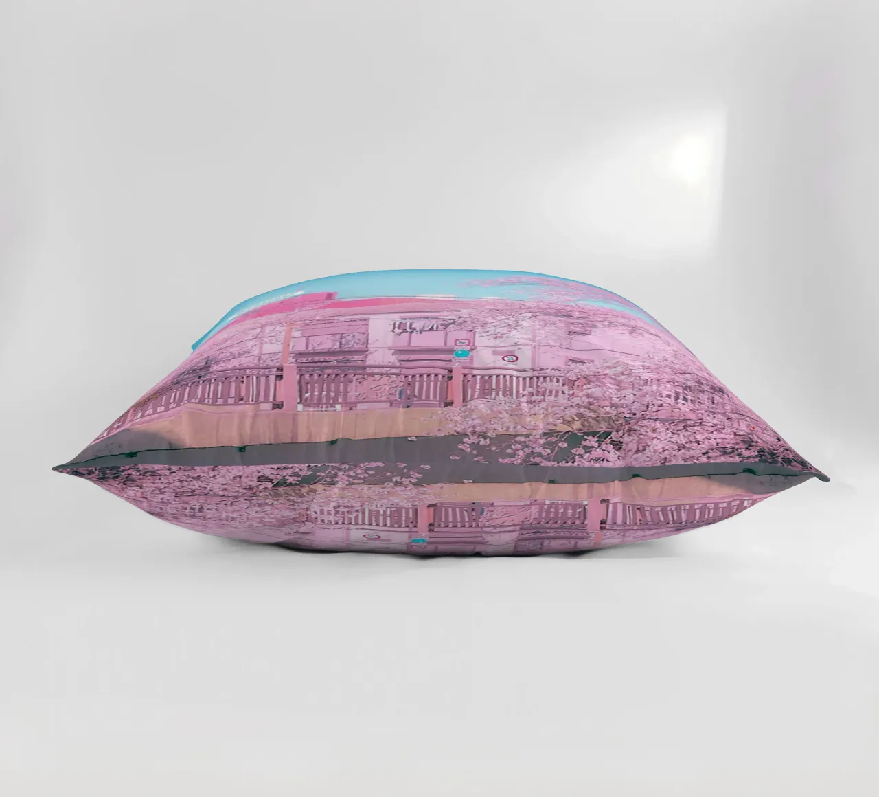 Spring in Tokyo cuscino da Samuel Leonardo