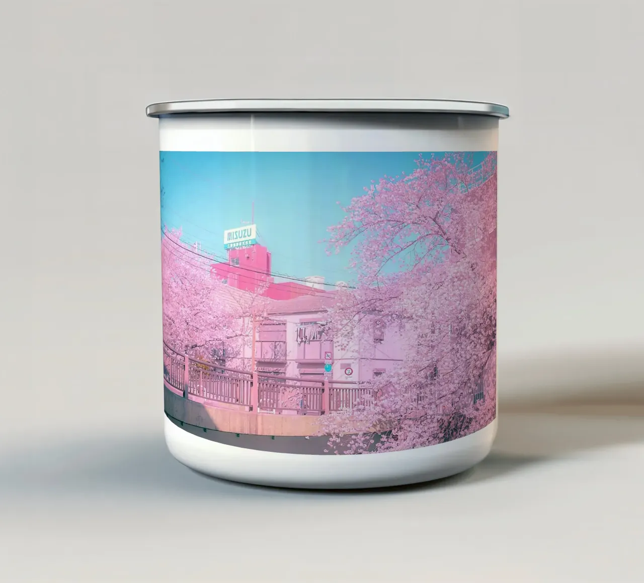 Spring in Tokyo tazza in smalto da Samuel Leonardo