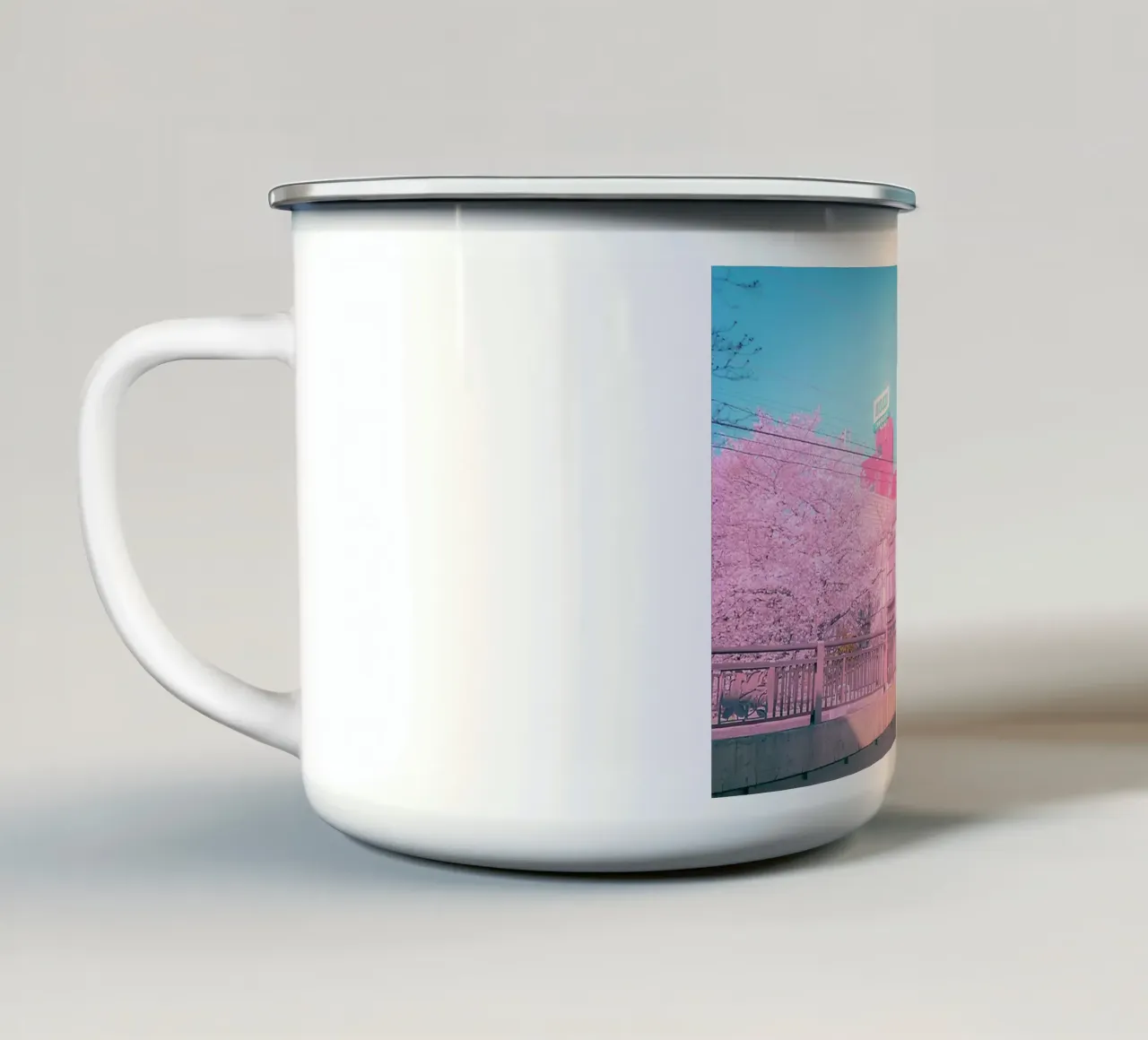 Spring in Tokyo tazza in smalto da Samuel Leonardo