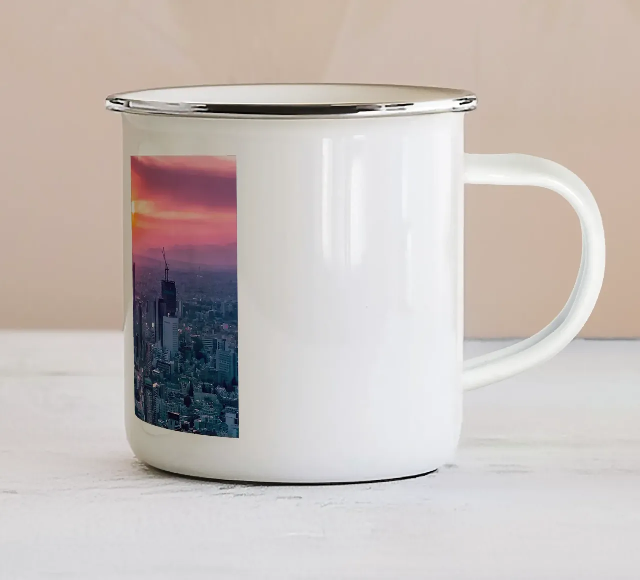 Sunset over Tokyo tazza in smalto da Samuel Leonardo