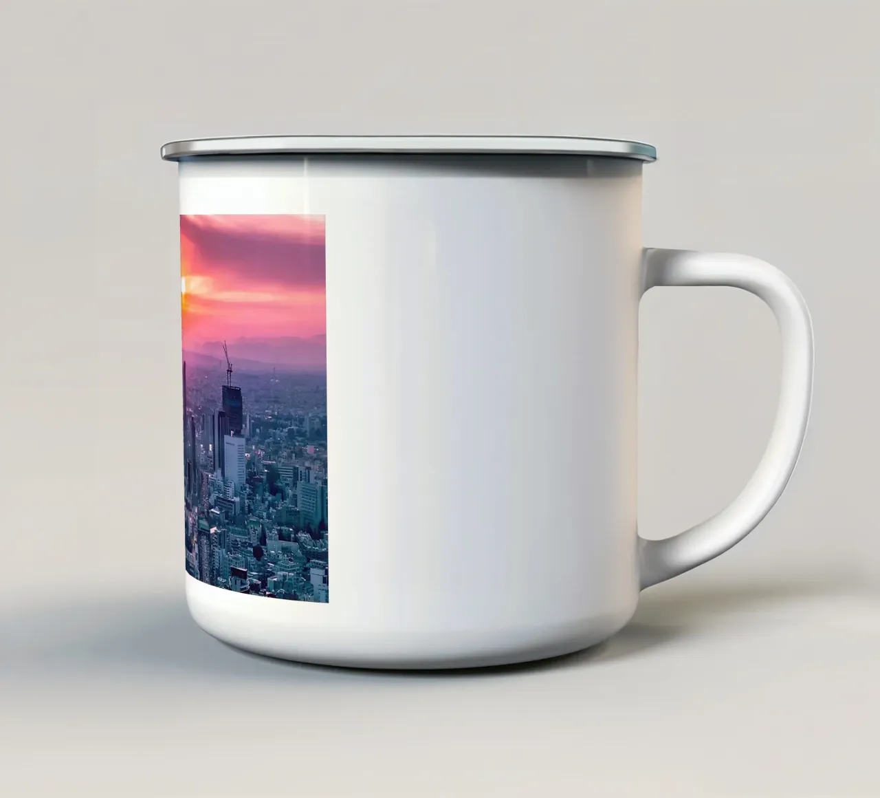 Sunset over Tokyo tazza in smalto da Samuel Leonardo