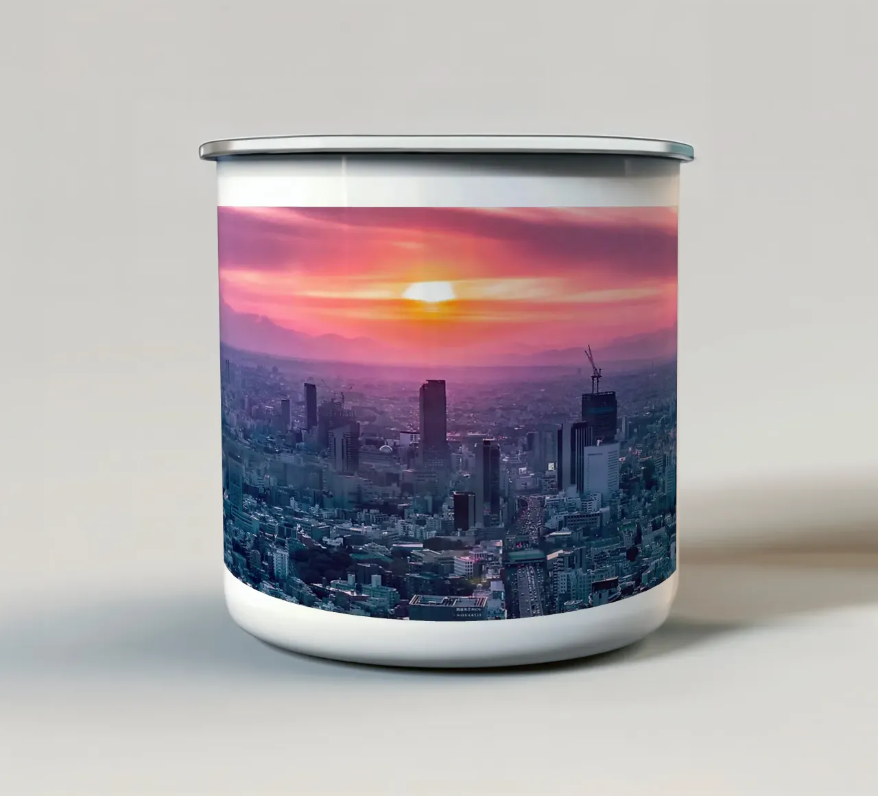 Sunset over Tokyo tazza in smalto da Samuel Leonardo