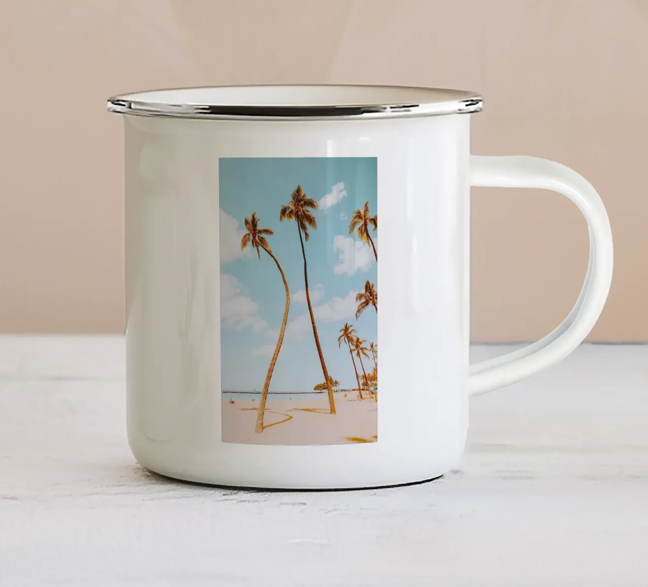 Coconut Trees tazza in smalto da Paige Mills