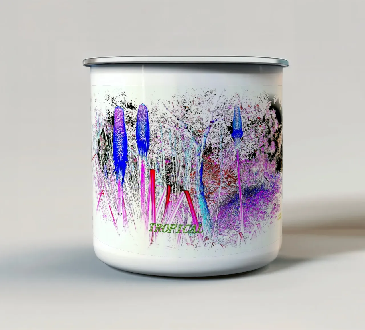 TROPICALE. tazza in smalto da TYPOGRAPHY BY THIERRY VOBMANN