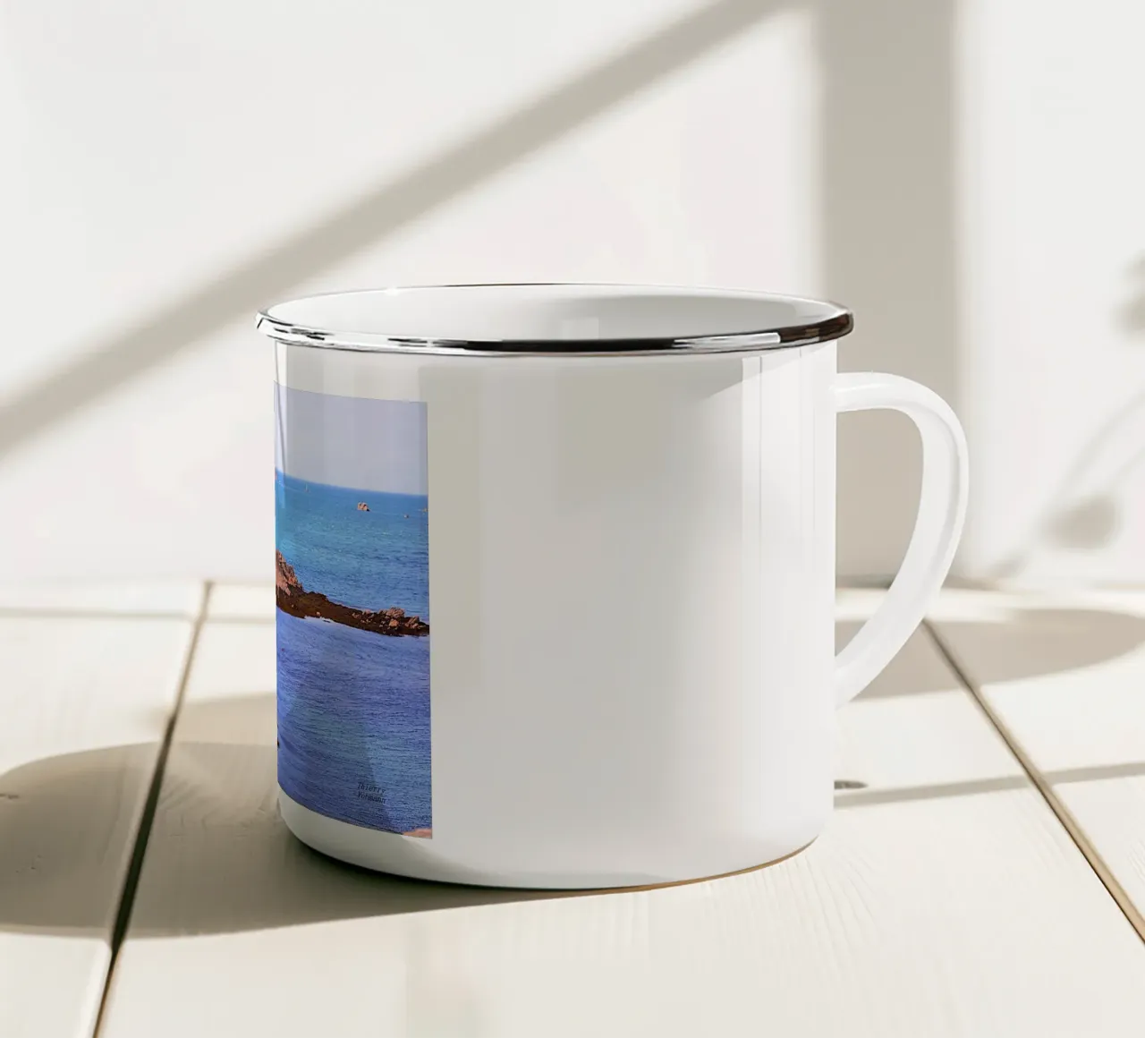 PICCOLE ISOLE. tazza in smalto da THIERRY VOBMANN.MY BEST PHOTOS.