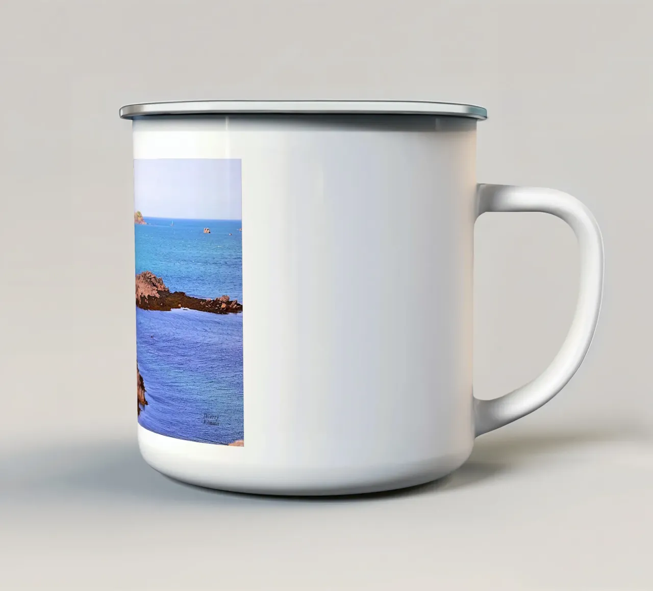 PICCOLE ISOLE. tazza in smalto da THIERRY VOBMANN.MY BEST PHOTOS.