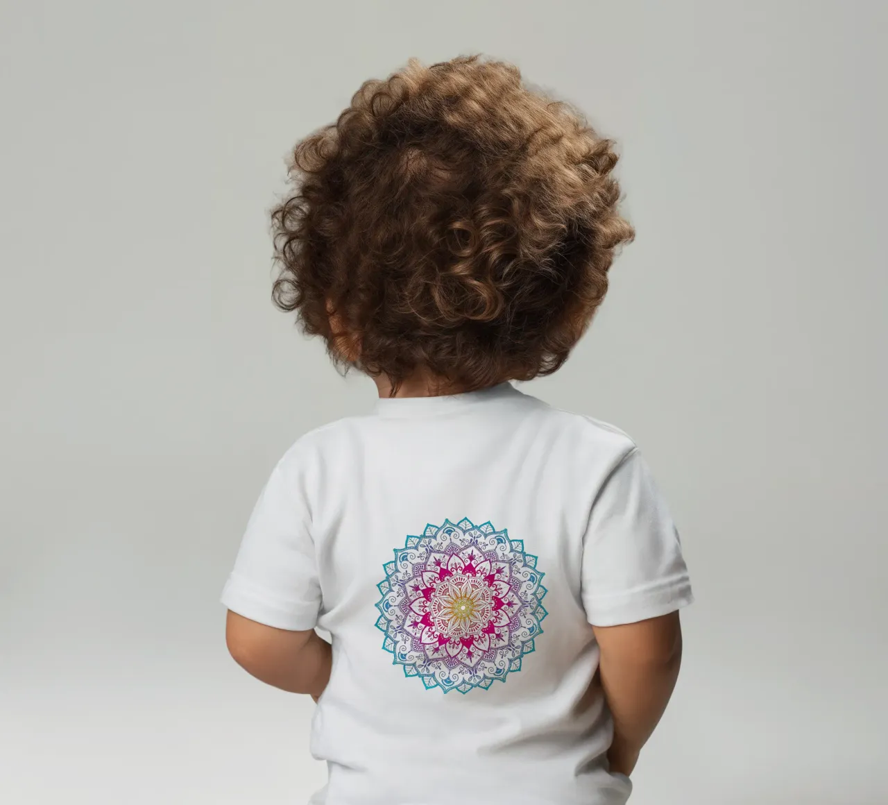 Mandala con i colori dell'arcobaleno maglietta neonato da CalliLetters