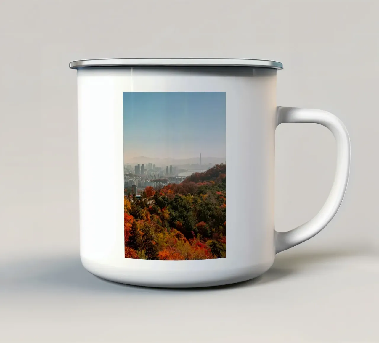 Skyline autunnale di Seul, Corea del Sud tazza in smalto da mbgraphx2