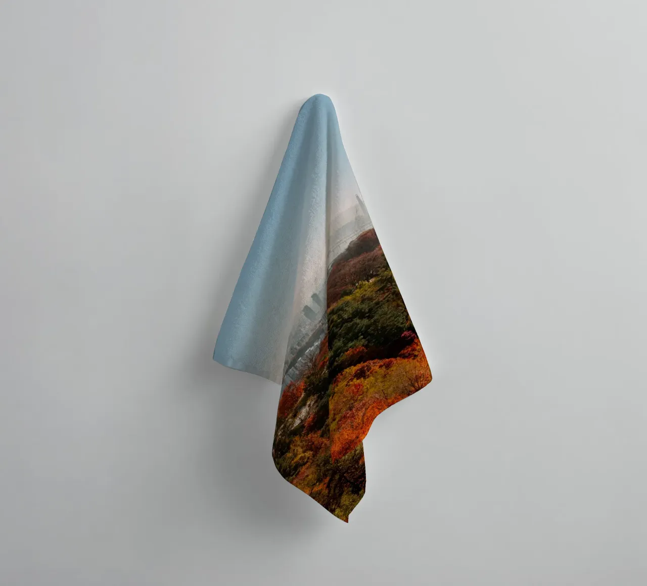 Skyline autunnale di Seul, Corea del Sud asciugamano da bagno da mbgraphx2