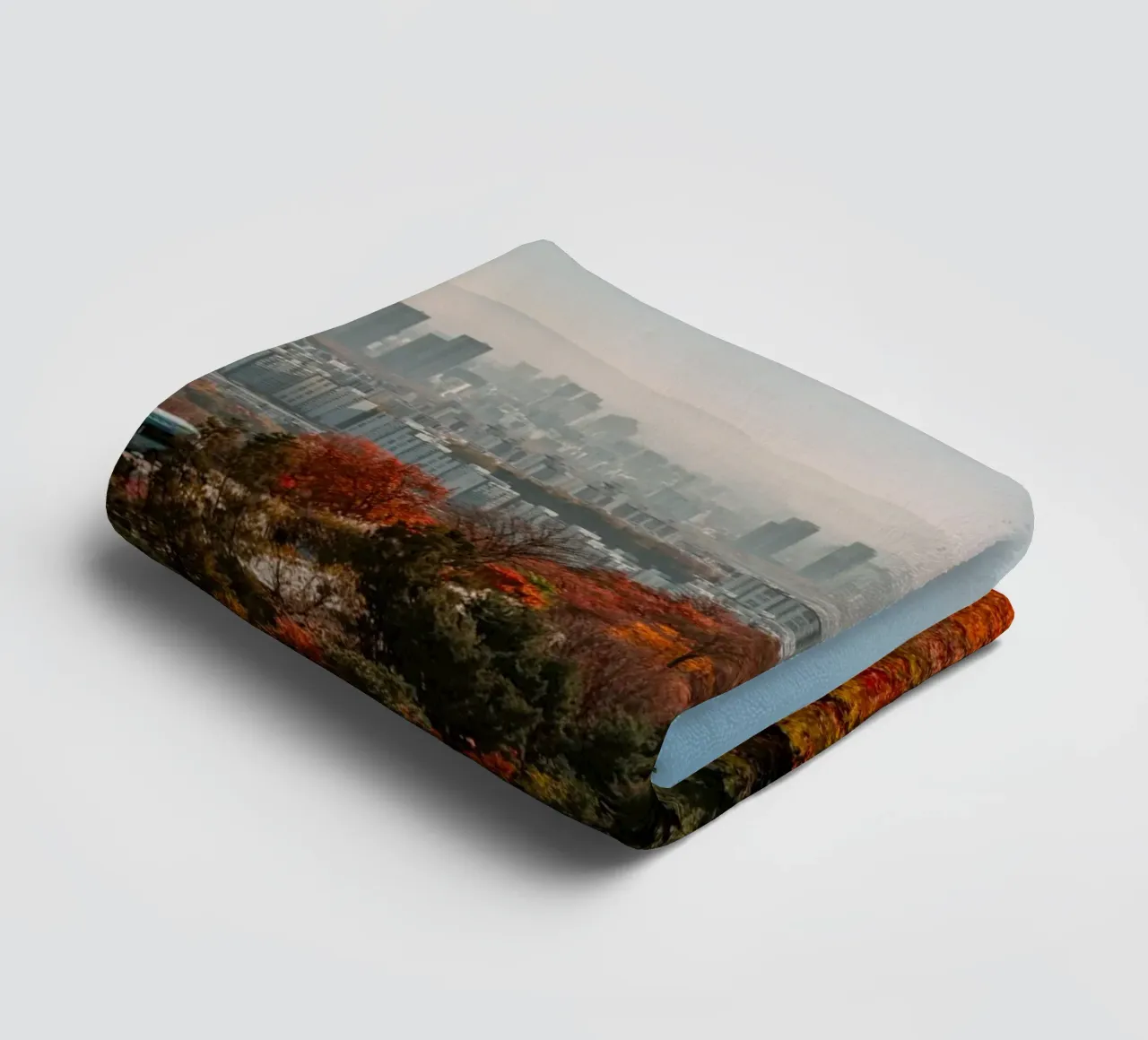 Skyline autunnale di Seul, Corea del Sud asciugamano da bagno da mbgraphx2