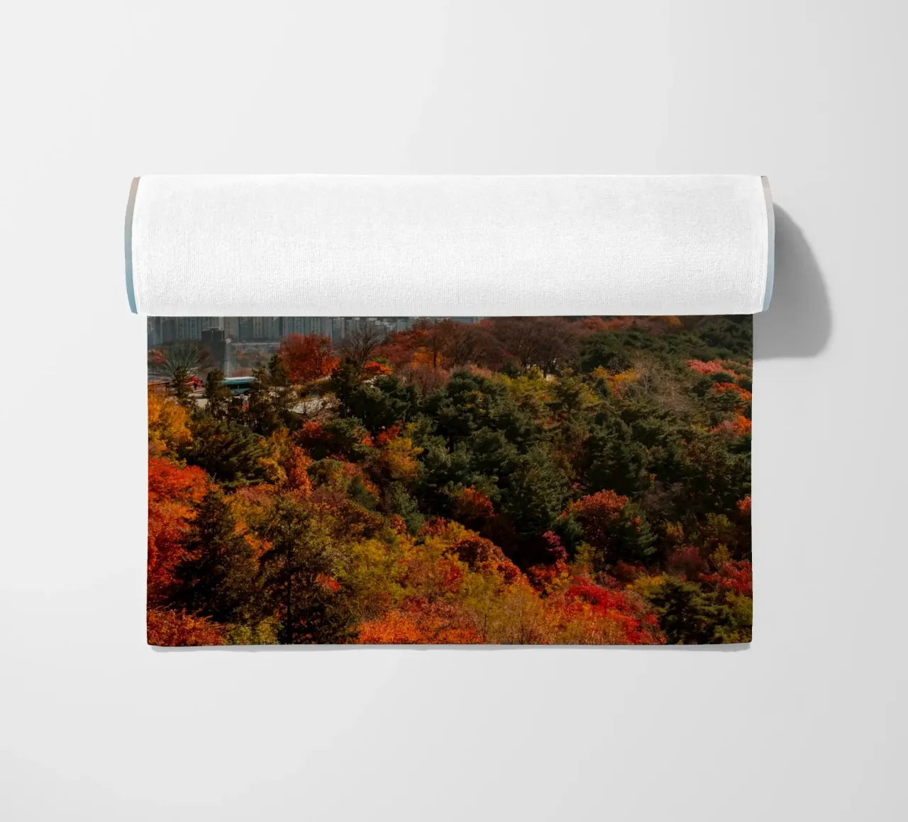 Skyline autunnale di Seul, Corea del Sud telo mare da mbgraphx2