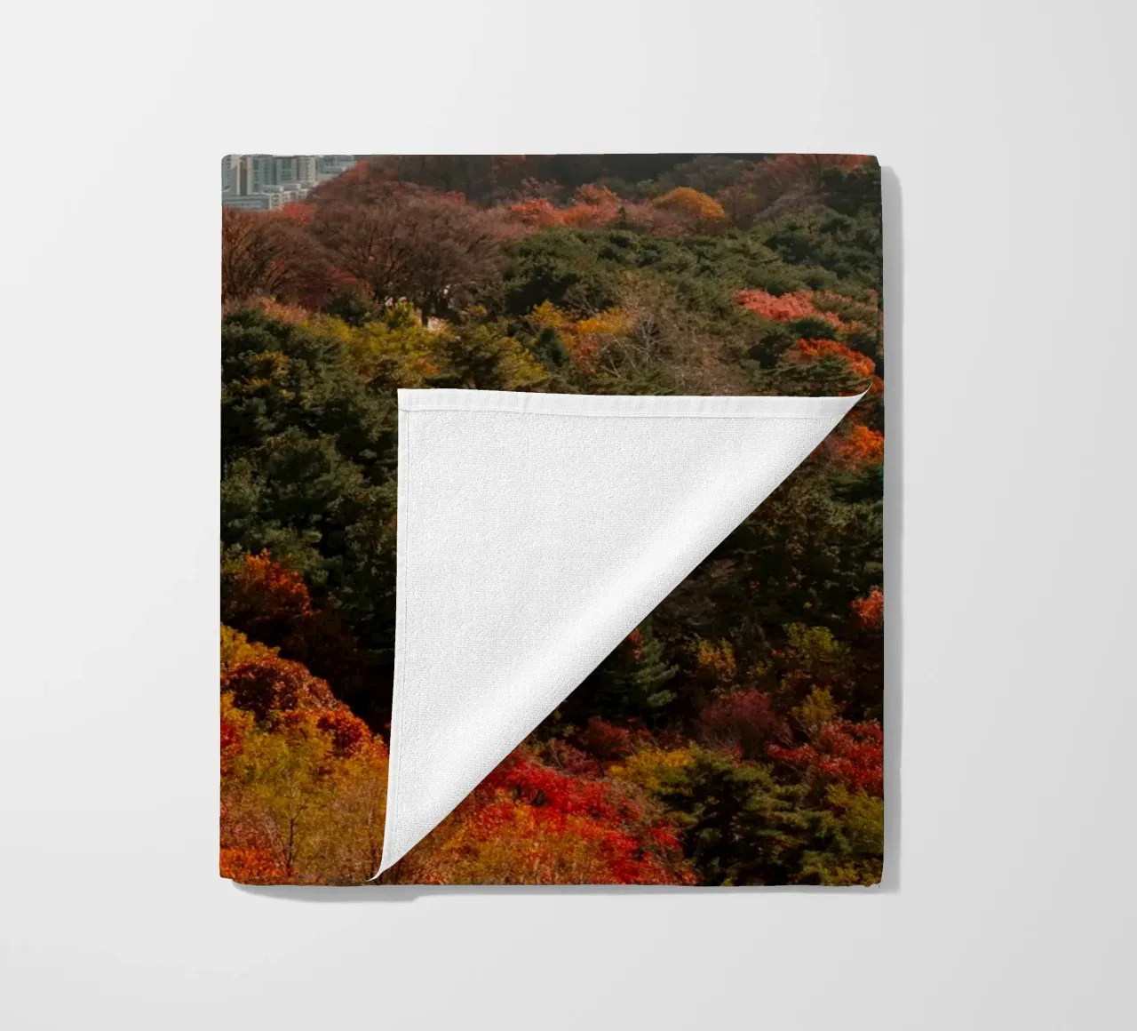 Skyline autunnale di Seul, Corea del Sud telo mare da mbgraphx2