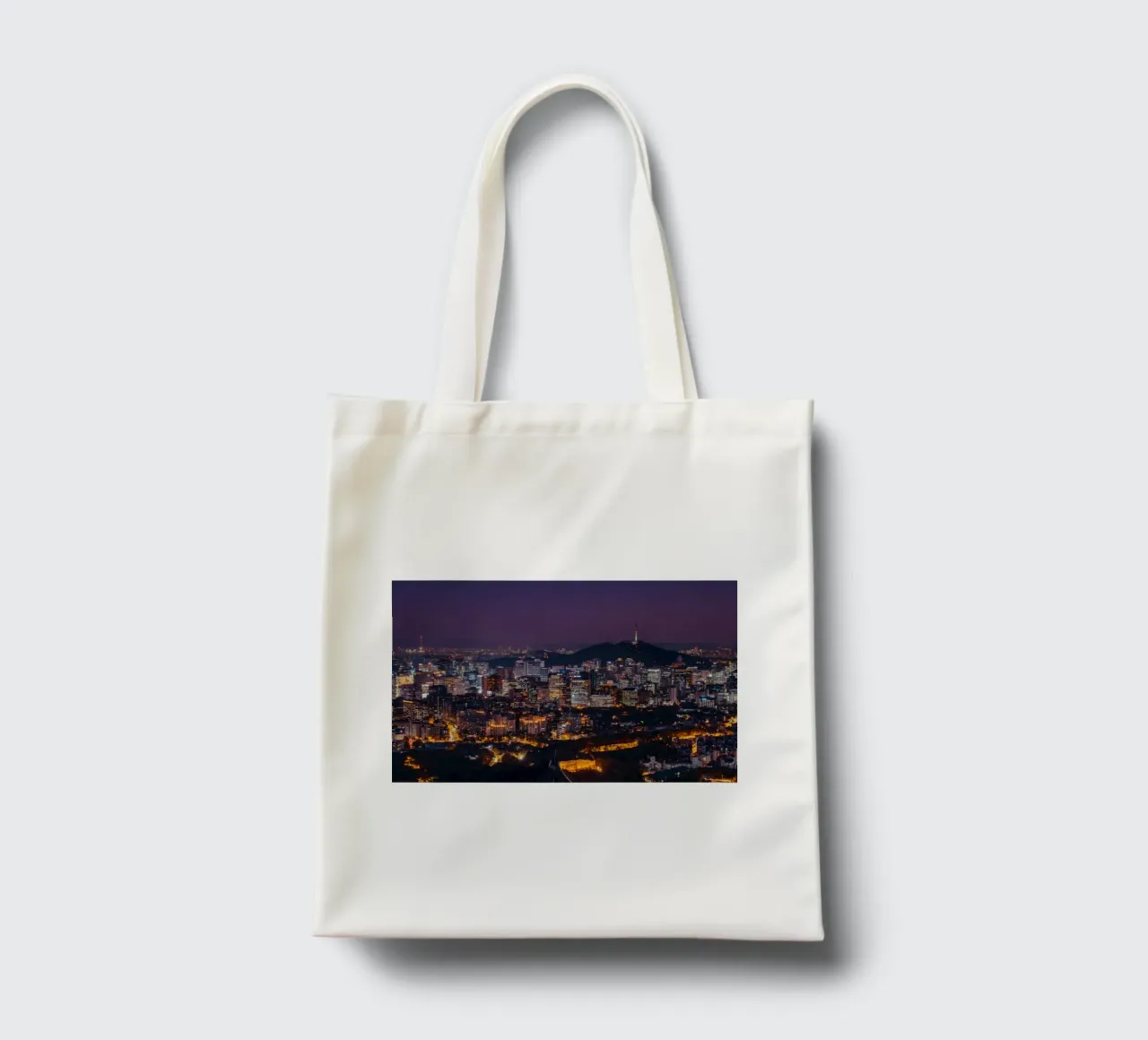 Skyline notturno della città di Seul, Corea del Sud borsa in juta da mbgraphx2