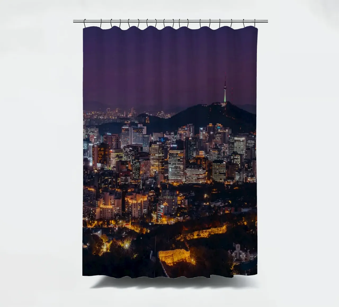 Skyline notturno della città di Seul, Corea del Sud tenda da doccia da mbgraphx2