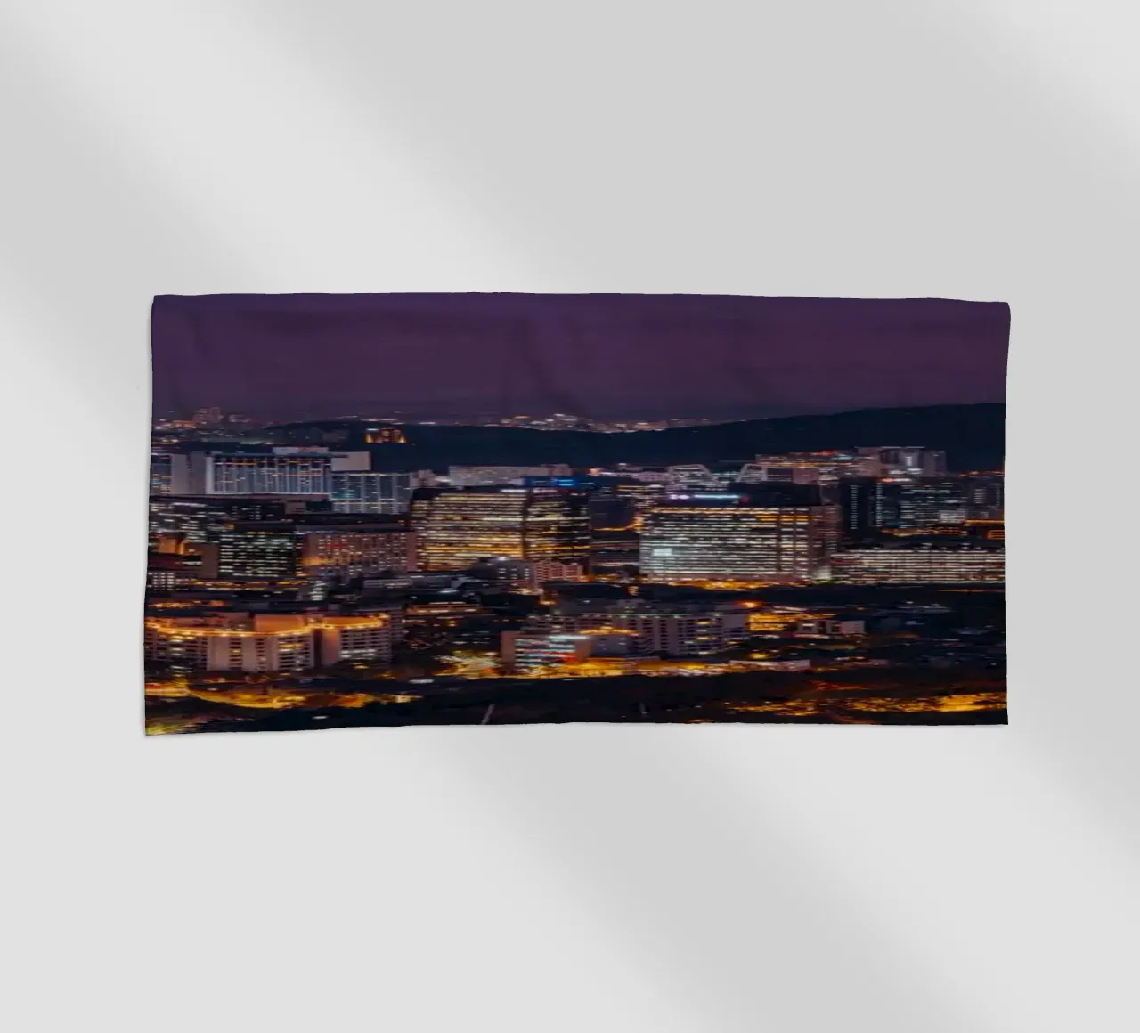 Skyline notturno della città di Seul, Corea del Sud telo mare da mbgraphx2