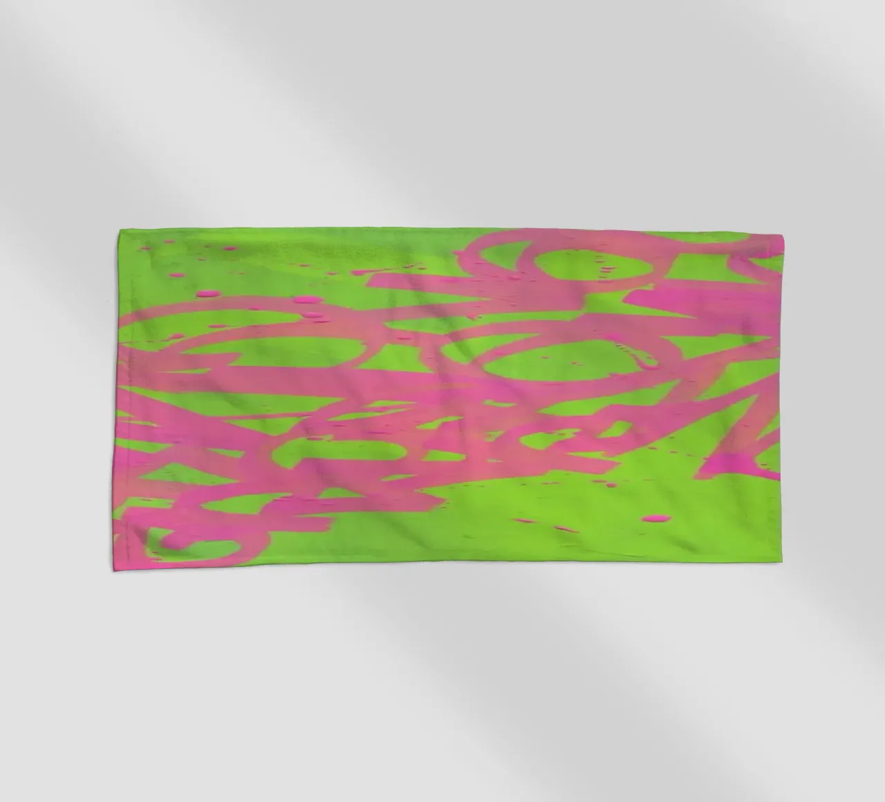 Graffito Strandtuch von UrbanART