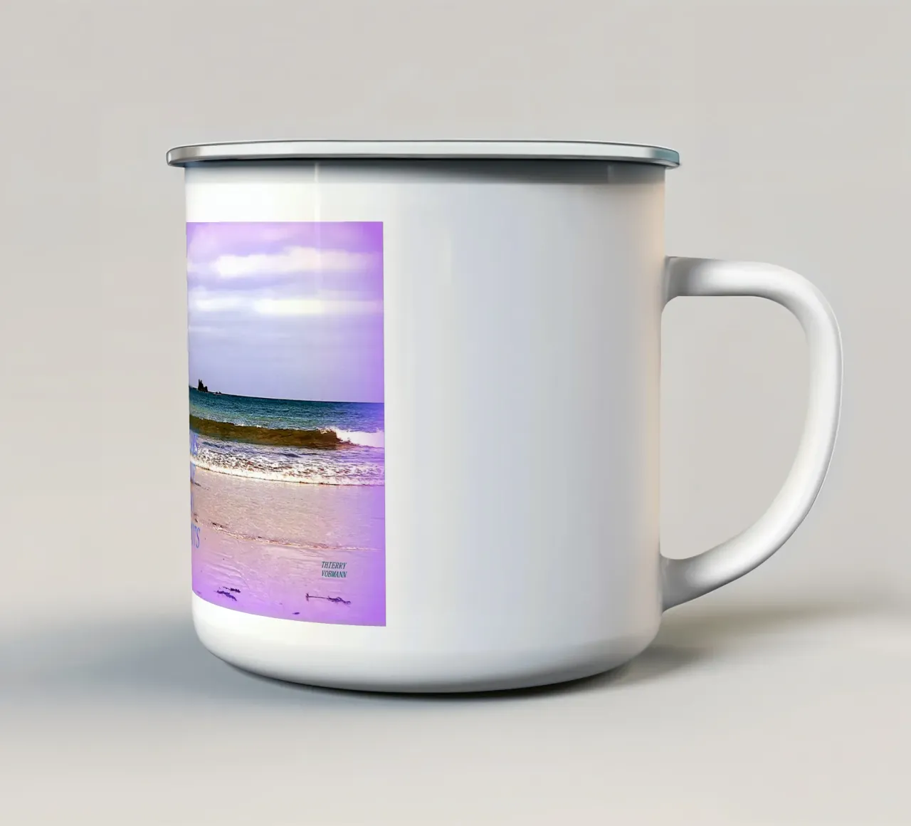 I SOGNI NON HANNO LIMITI. tazza in smalto da TYPOGRAPHY BY THIERRY VOBMANN