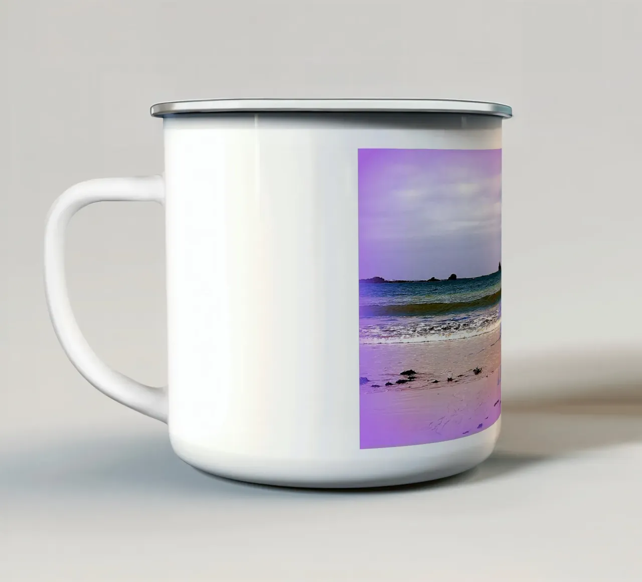 I SOGNI NON HANNO LIMITI. tazza in smalto da TYPOGRAPHY BY THIERRY VOBMANN