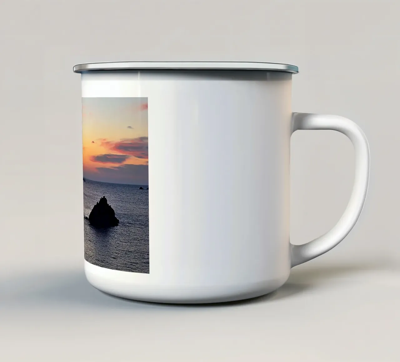 MAGICO TRAMONTO. tazza in smalto da THIERRY VOBMANN.MY BEST PHOTOS.