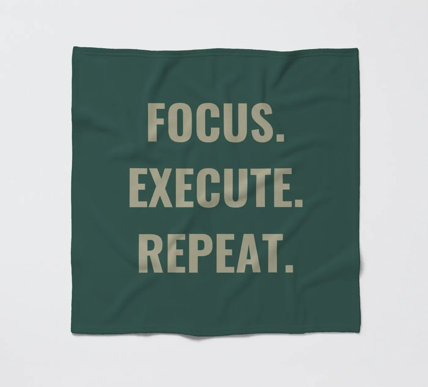 FOCUS. EXECUTE. REPEAT. Fleecedecke von Simple
