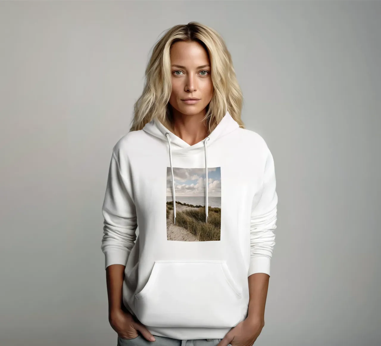 Spiaggia serena, dune e vista mare felpa con cappuccio da The art seasons