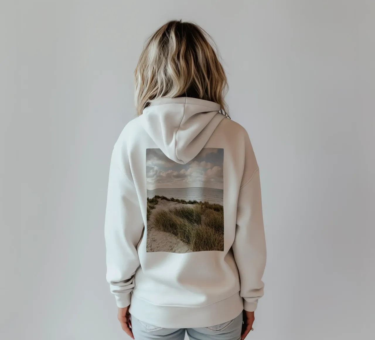 Spiaggia serena, dune e vista mare felpa con cappuccio da The art seasons
