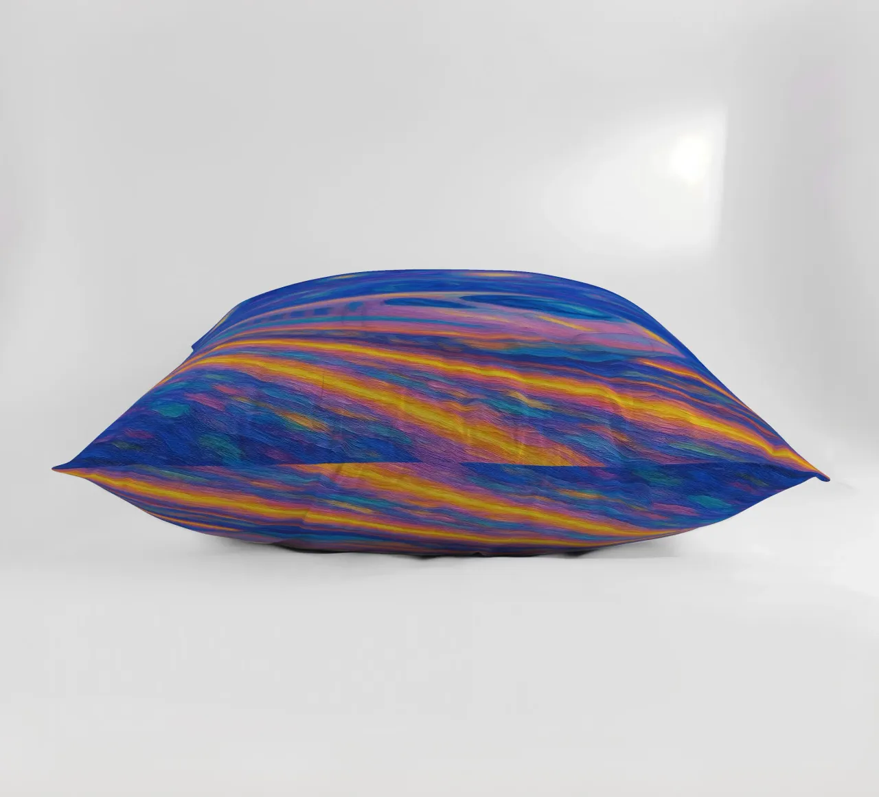 Treno proiettile al neon in corsa in una notte stellata e vorticosa cuscino da Vincent’s Universe