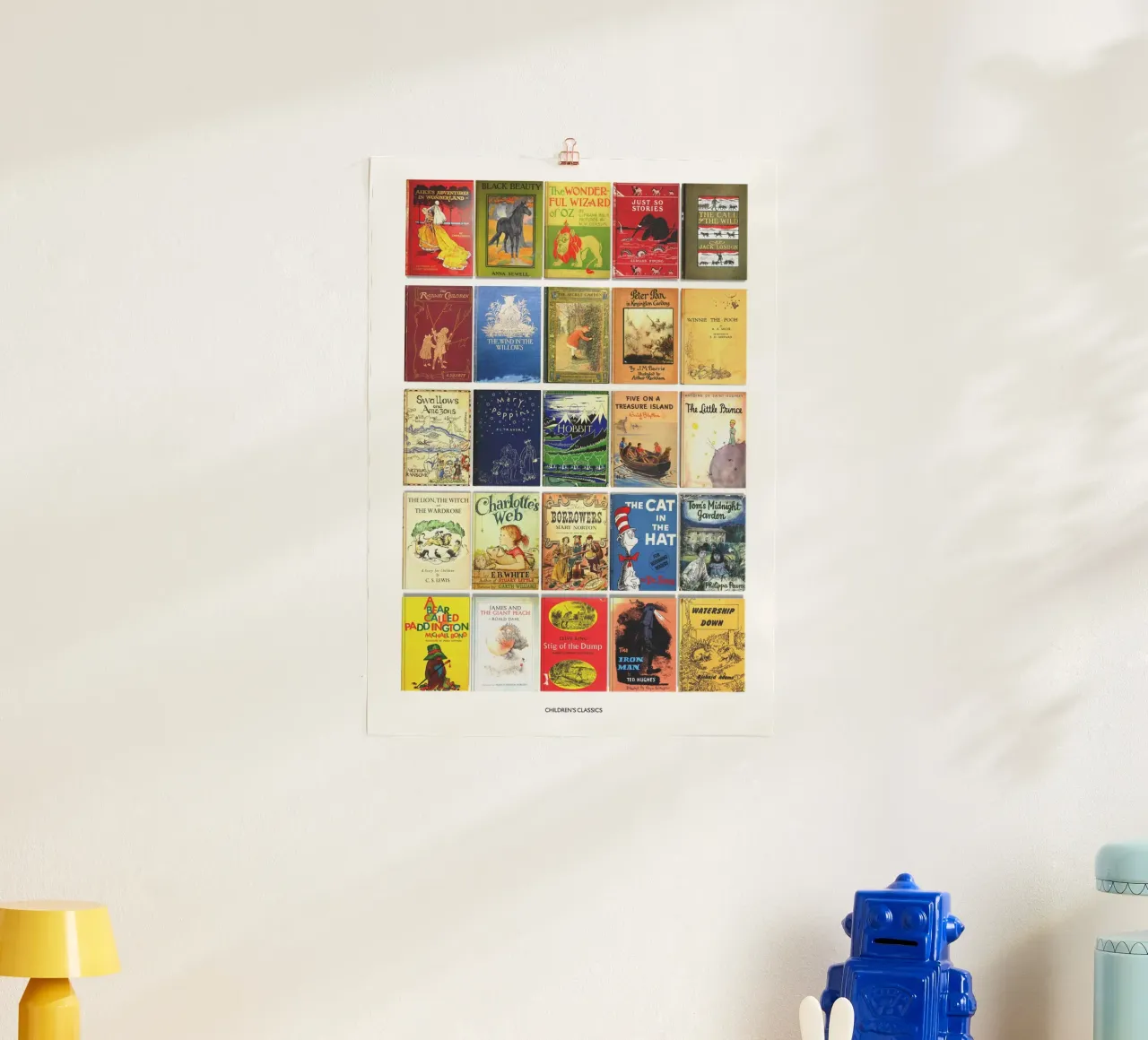 I più grandi libri per l'infanzia - Raccolta di copertine della prima edizione poster con telaio in alluminio da MissLiterarty