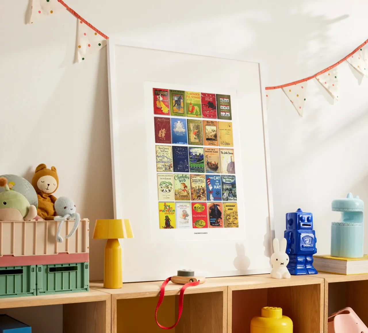 I più grandi libri per l'infanzia - Raccolta di copertine della prima edizione poster con telaio in alluminio da MissLiterarty