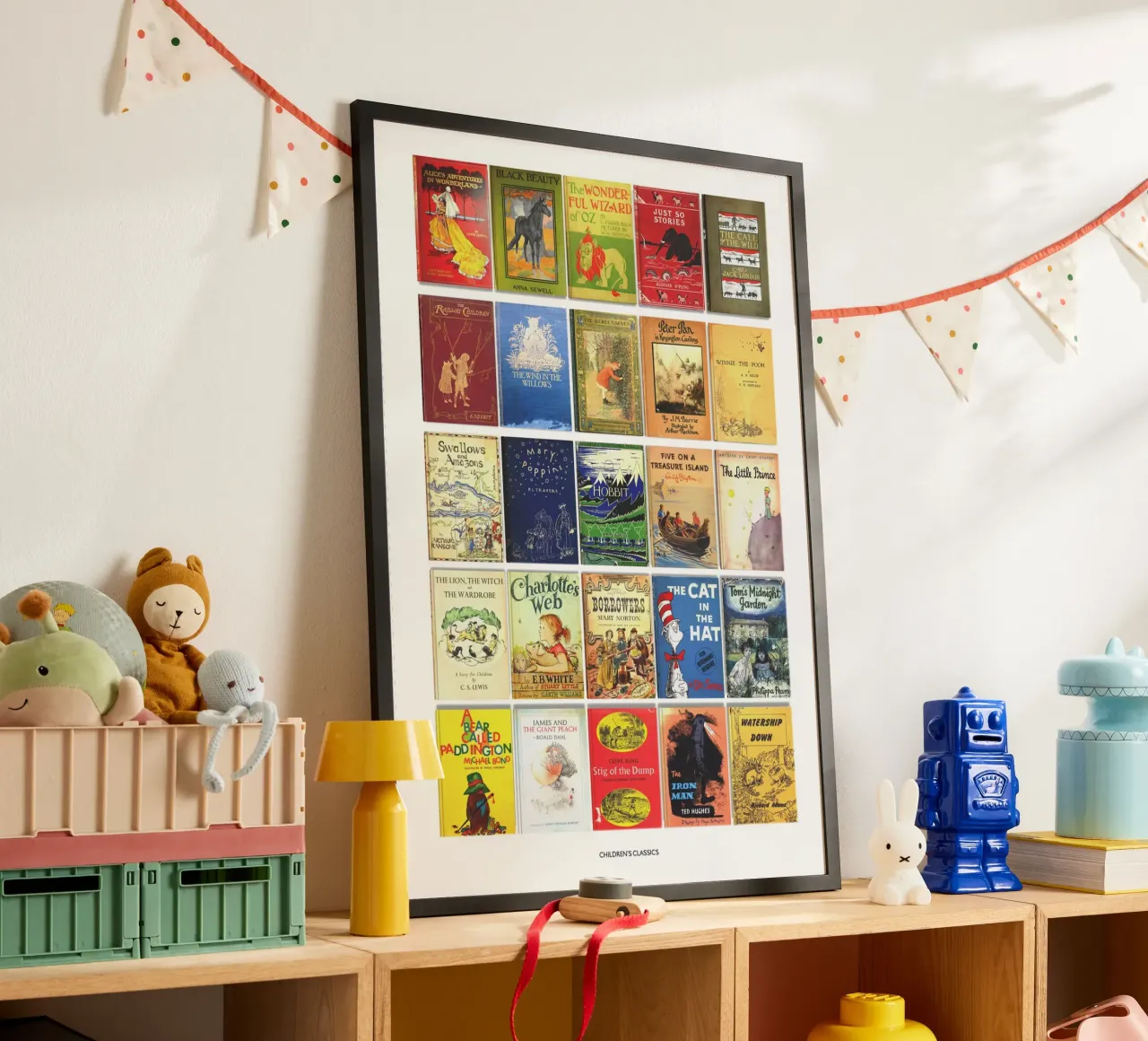 I più grandi libri per l'infanzia - Raccolta di copertine della prima edizione poster con telaio in alluminio da MissLiterarty