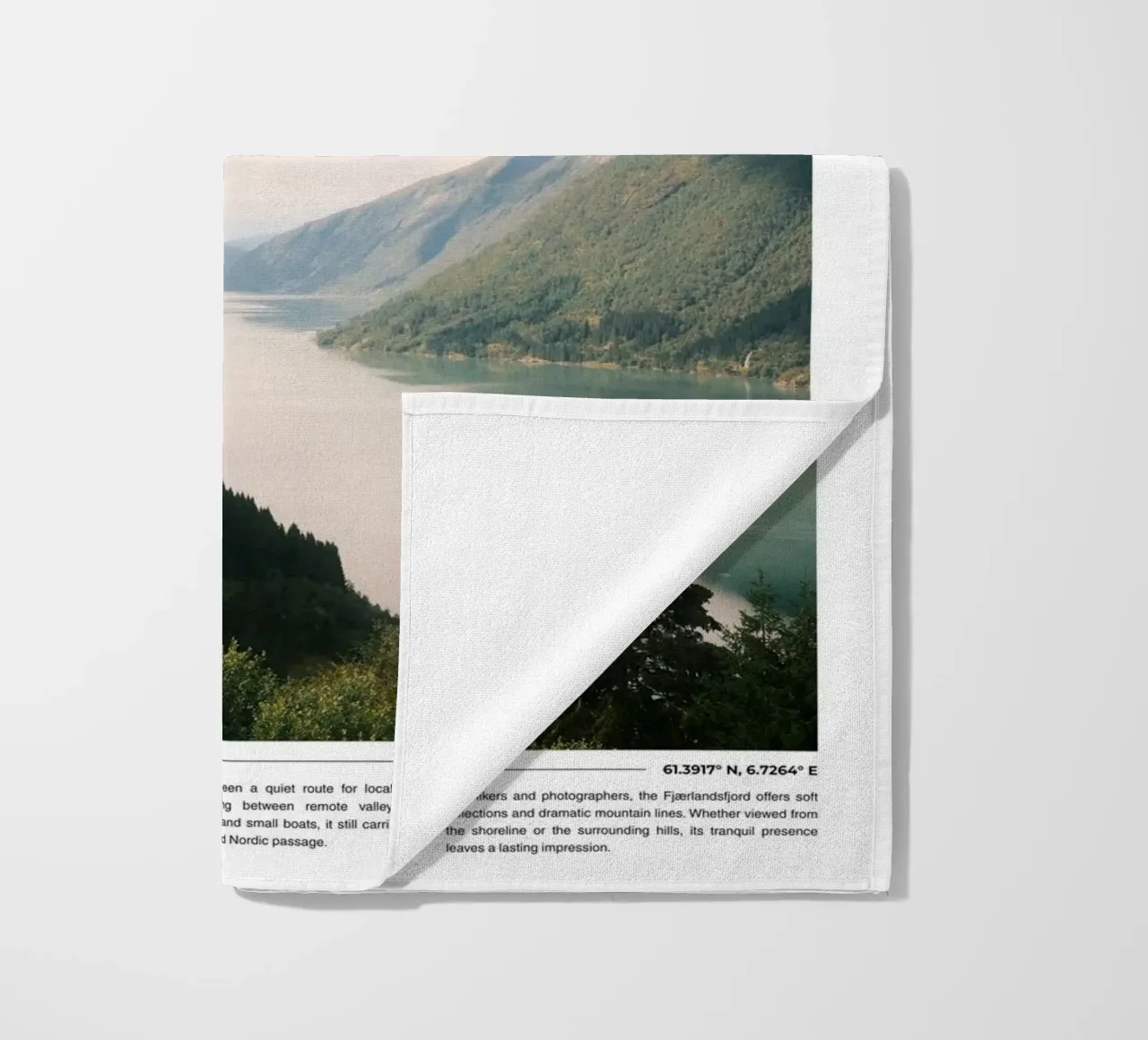 Fjaerlandsfjord: Typography telo mare da FujiType