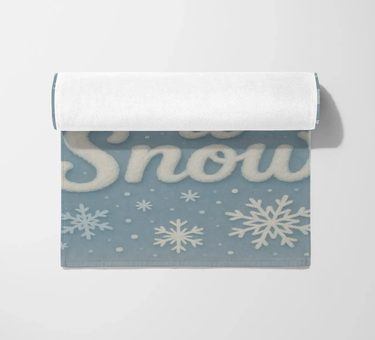 Morbide scritte invernali sulla neve telo mare da Nordic Noel Studio