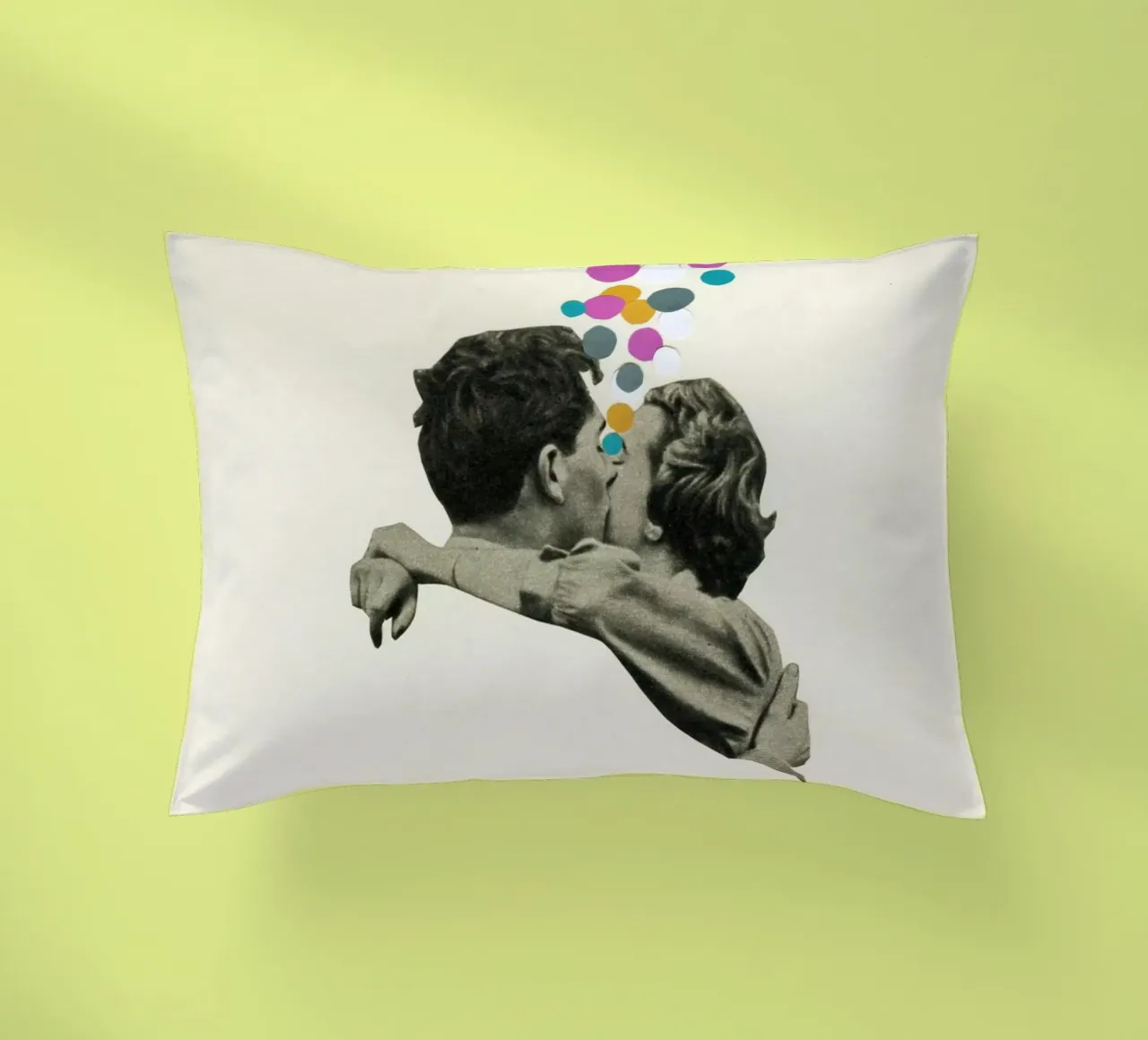 Il primo bacio cuscino da Cassia Beck Collage