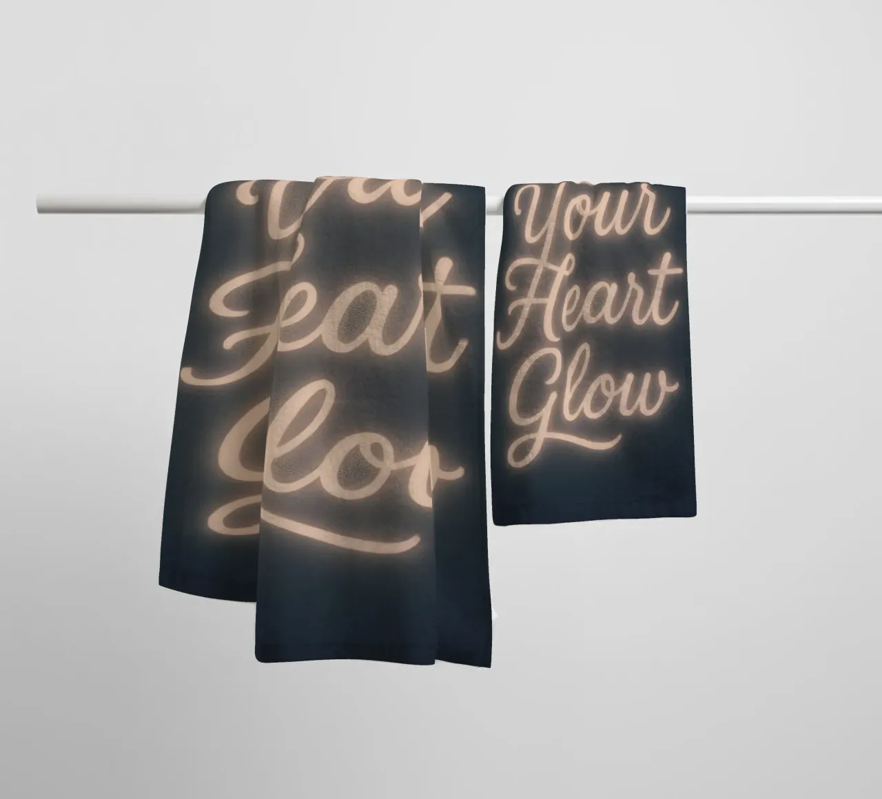 Let Your Heart Glow - Soft Neon Script serviette de bain de Nordic Noel Studio