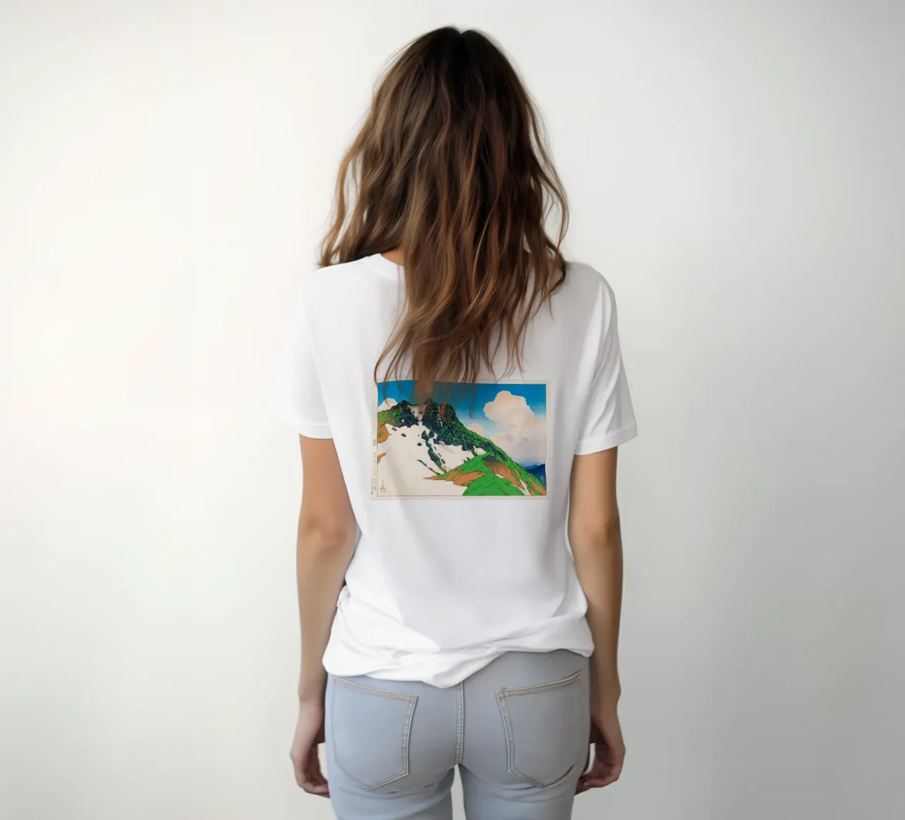 View of Asahigadake from Mount Haku by Kawase Hasui t-shirt da Haru Prints