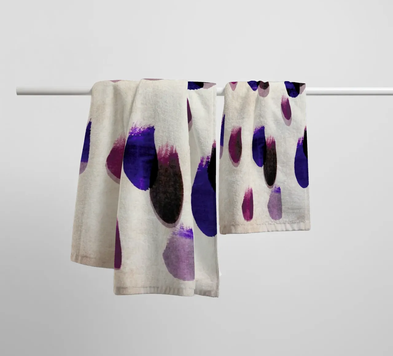 Painted Dots 2 asciugamano da bagno da IRIS LEHNHARDT FINE ART