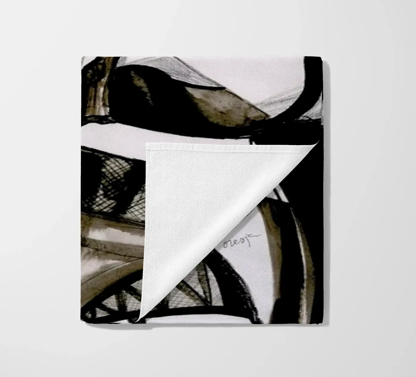 Vanity beach towel by Olesja Hännikäinen