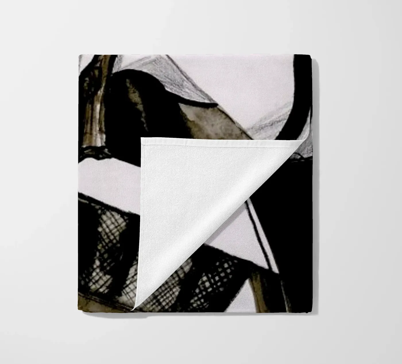 Vanity beach towel by Olesja Hännikäinen