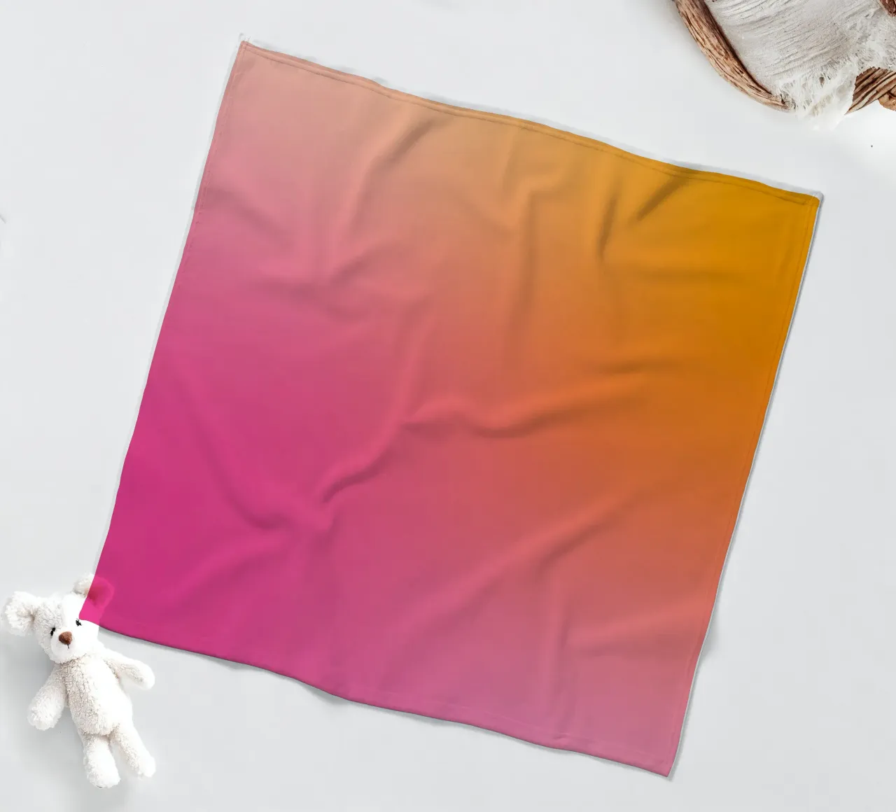 Gradiente rosa-arancio coperta in pile da Katja Stehle Design