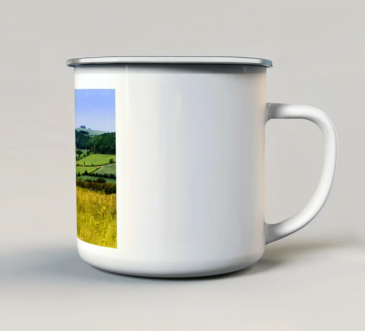 Paesaggio delle colline verdi tazza in smalto da The art seasons