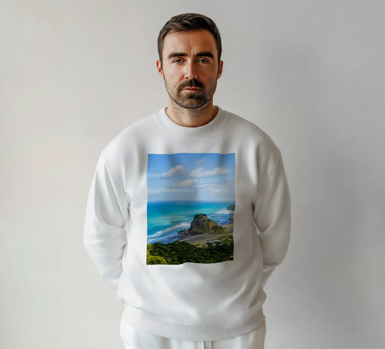 Spiaggia di Piha Roccia del Leone felpa da The art seasons